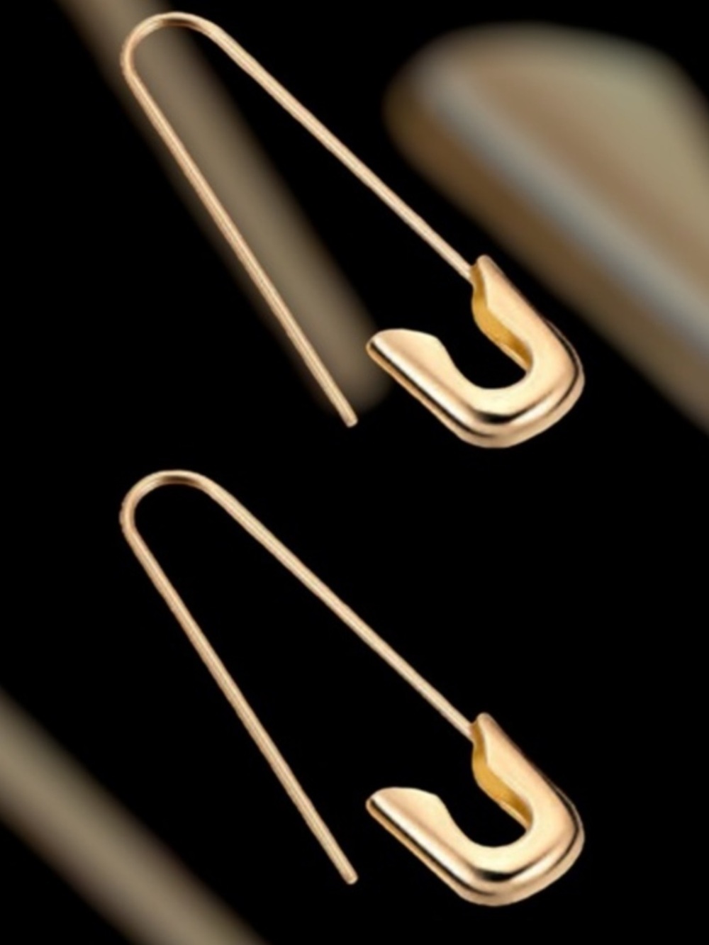 New Y2K 18K Gold Safety Pin Earrings